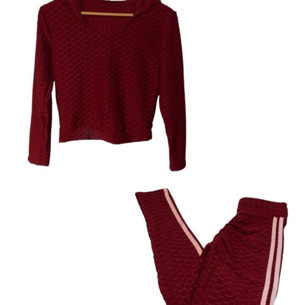NWOT Rainbow, Burgundy Textured Hoodie & Stripe Jogger Set in a Women’s Size S.